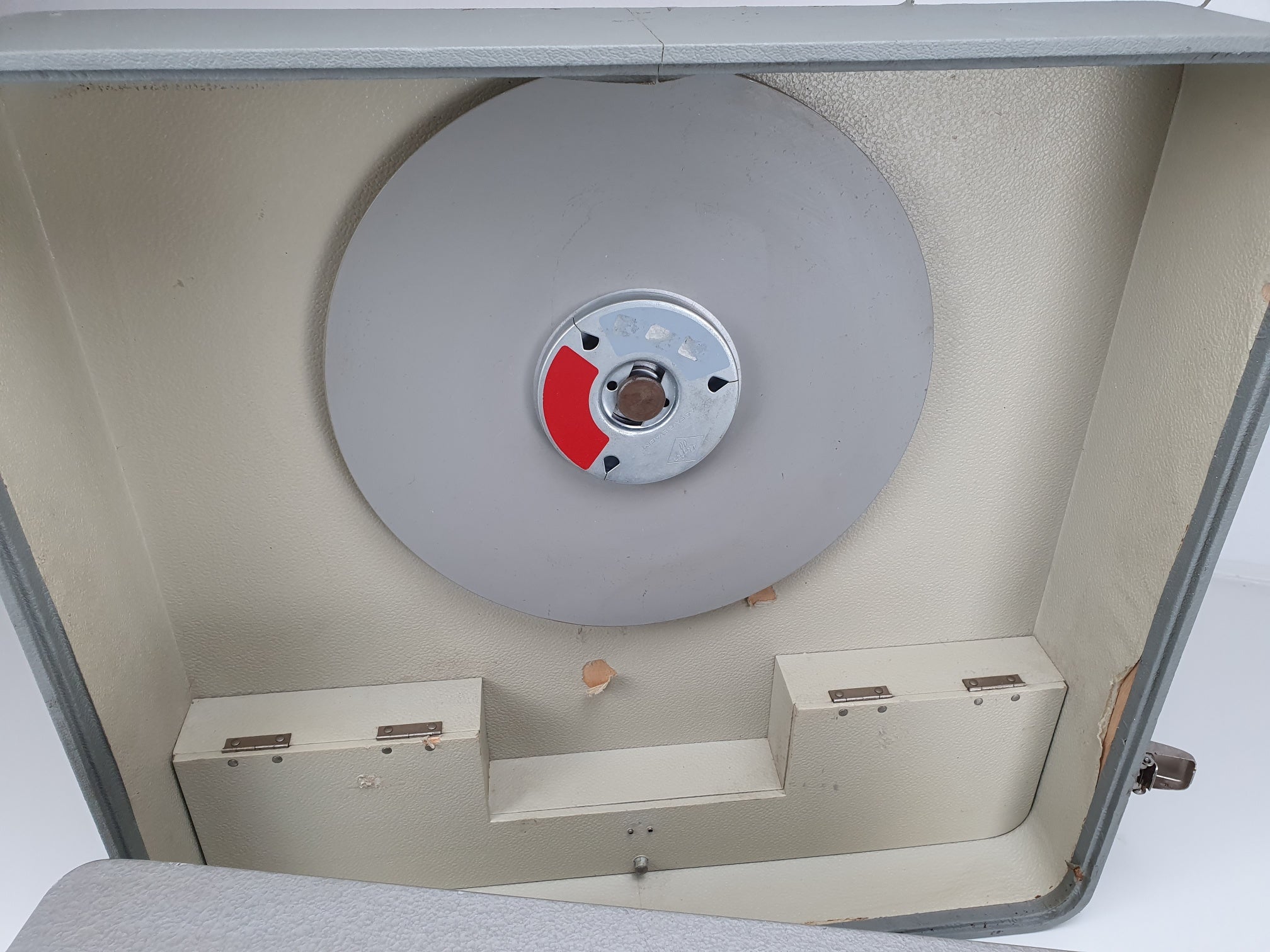 Telefunken M5B Stereo reel to reel recorder in case with pancakes and manual - Serviced