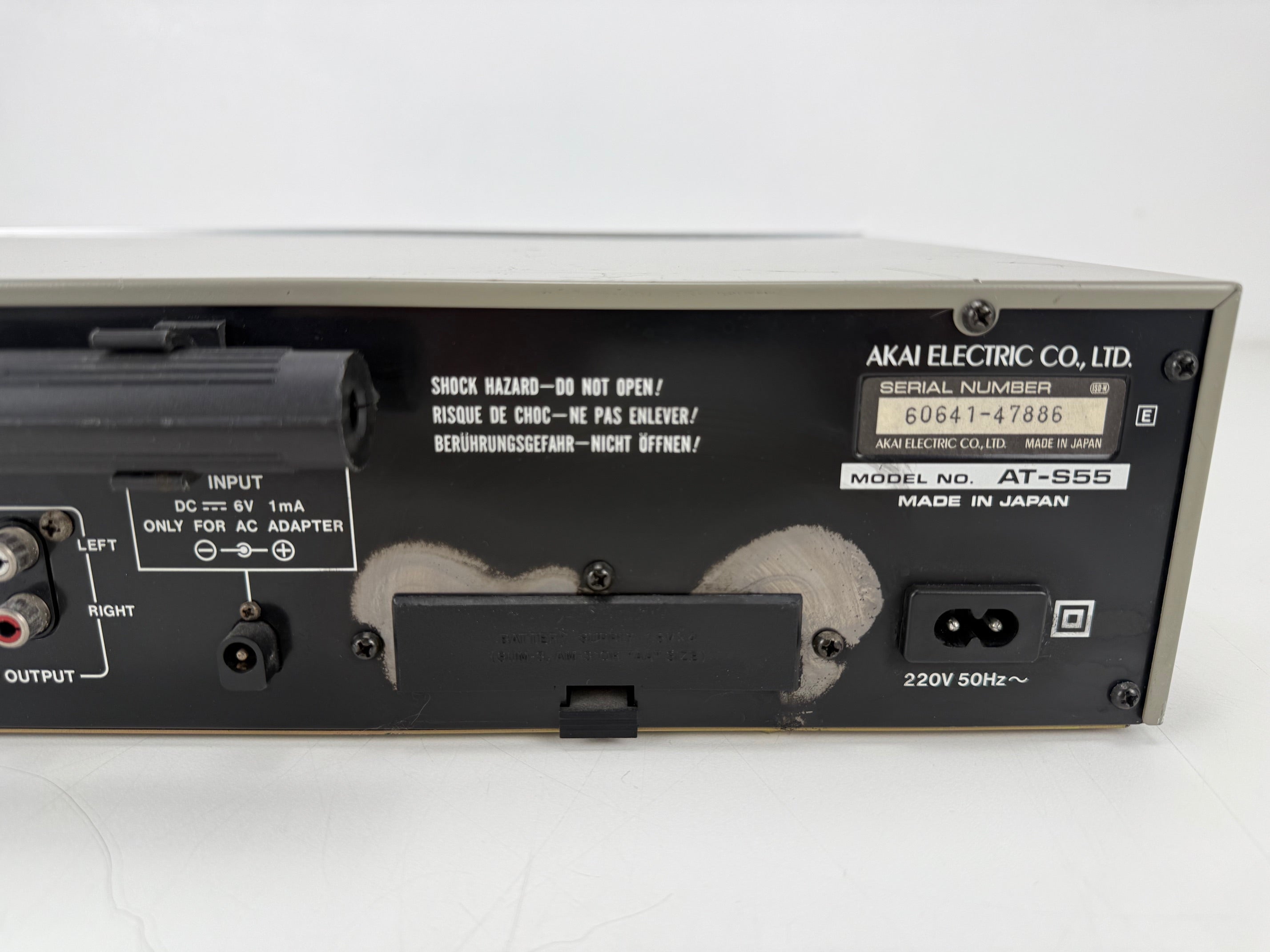 Akai Model AT-S55 FM/AM kwarts synthesizer tuner