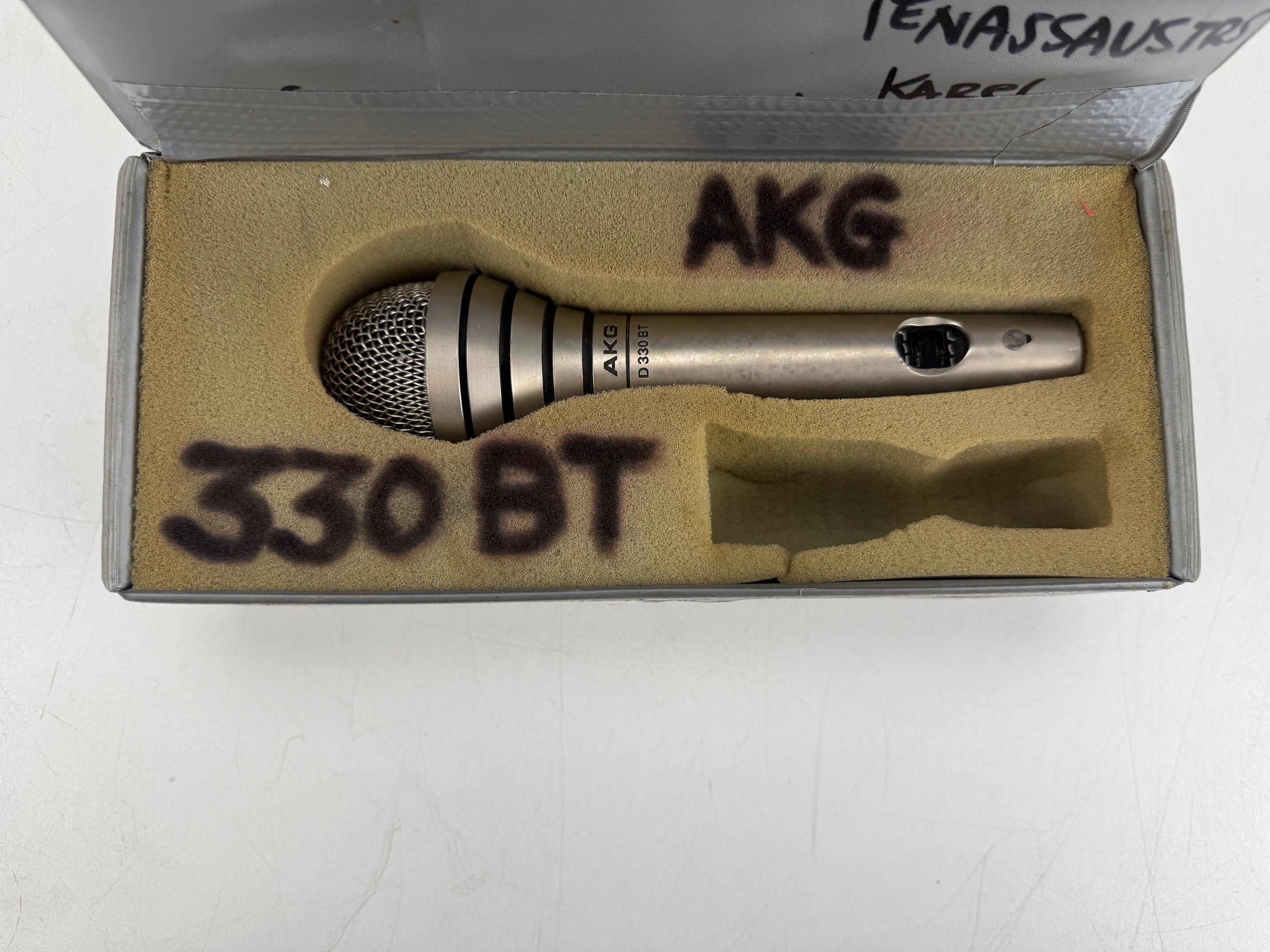 AKG D330BT Dynamic Hyper-cardioid Microphone With Case