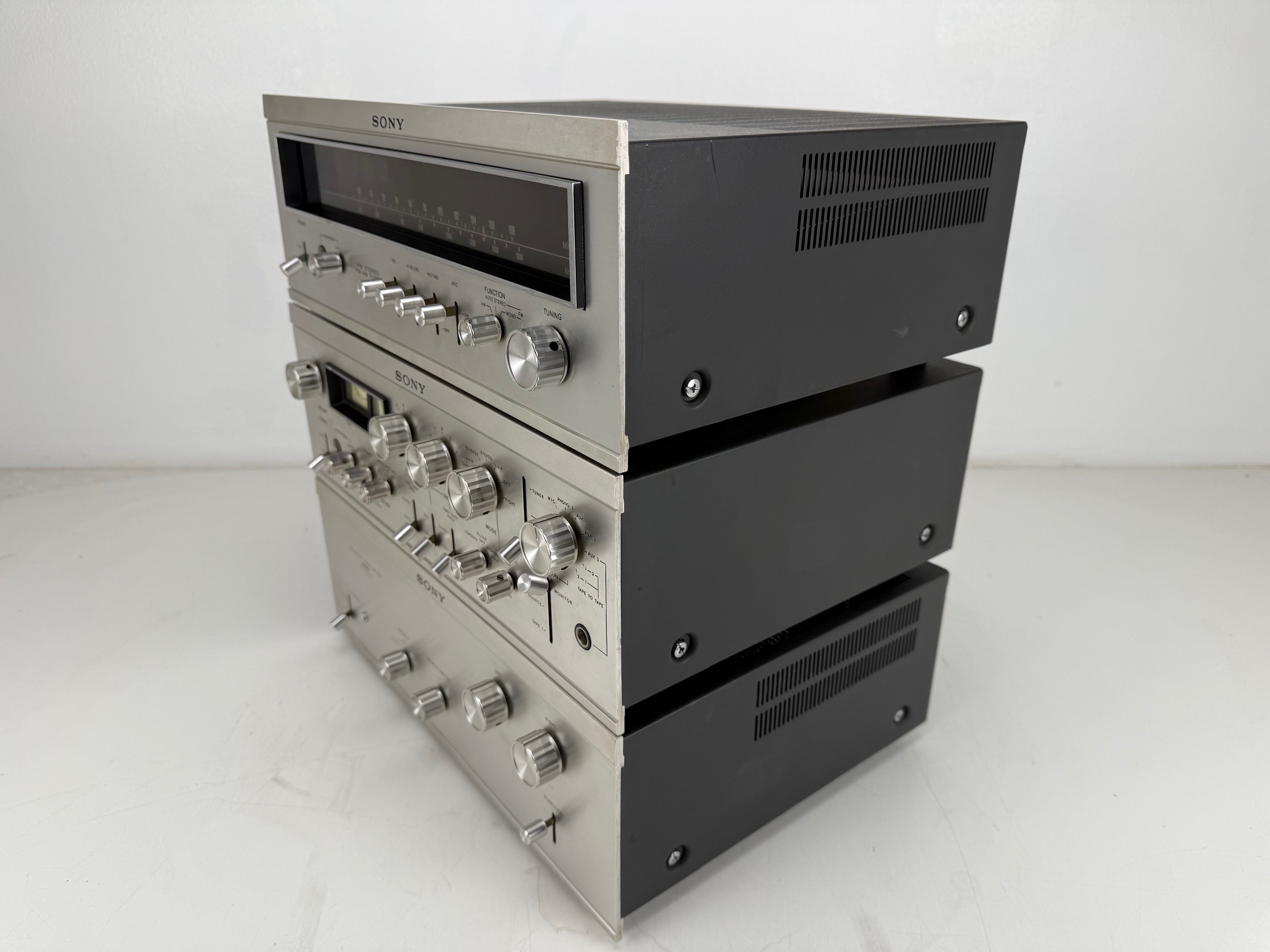 Sony ST-5130 tuner / TA-2000F voorversterker / TA-3200F stereo-versterker set