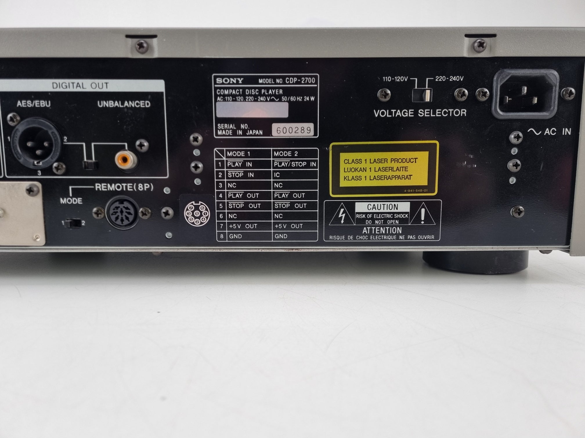 Sony CDP-2700 - Pro Compact Disc Player - XLR out - Very nice condition