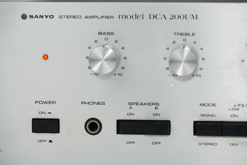 Sanyo DCA-200UM - Stereo versterker met hoofdtelefooningang