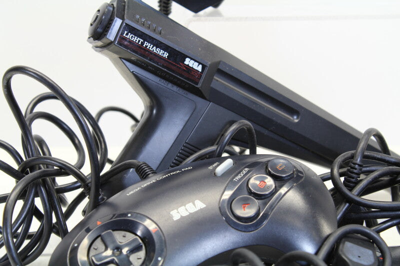 Sega lot of lightphasers control pads mega drive pads