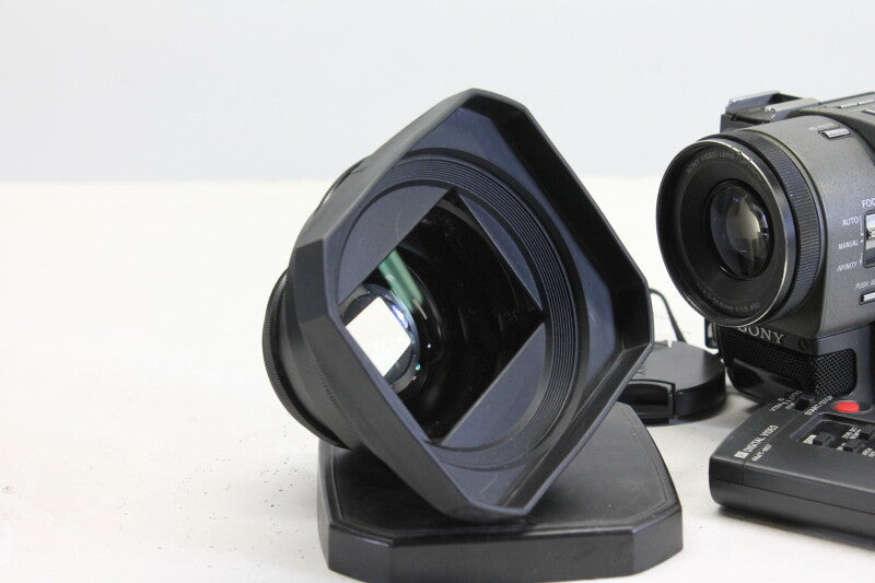 Sony 3ccd mini DVCAM 12x and wide conversion lens X0.7