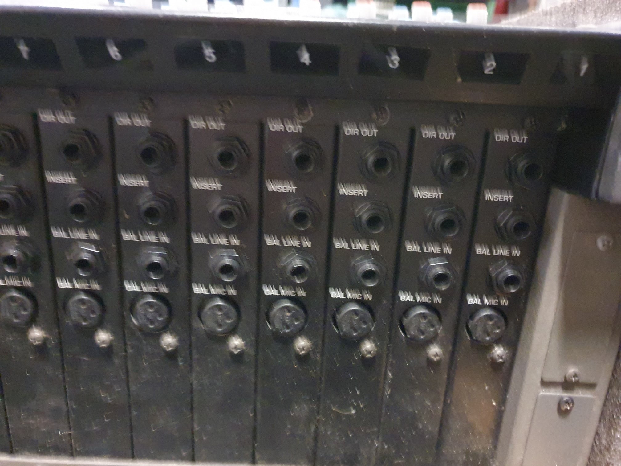Crest Audio live/studio mengpaneel - 32-8-2 - Inclusief voeding en flightcase - Wordt verkocht zoals het is