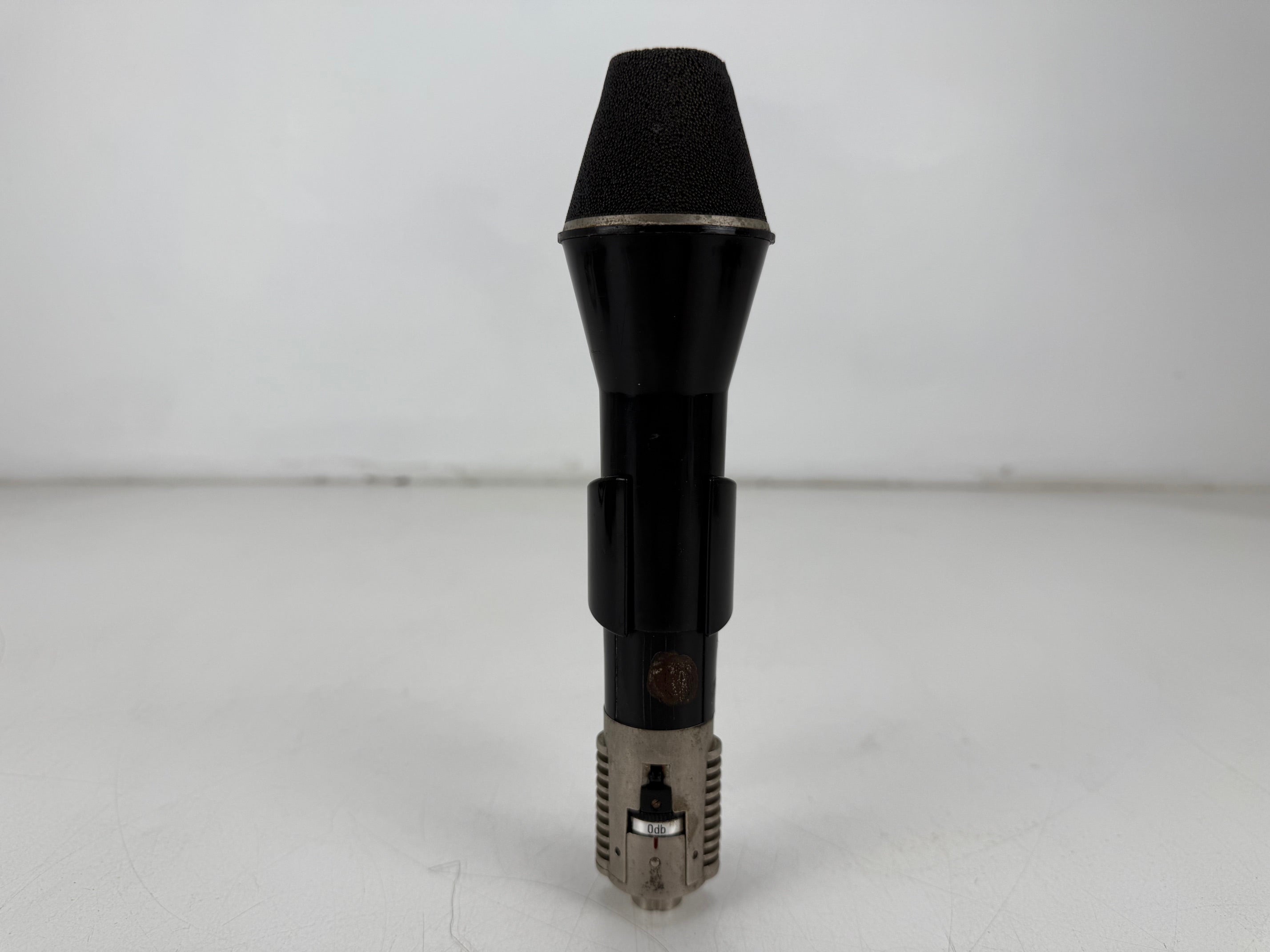 AKG D 202 CS Dual-Capsule Dynamic Microphone With Case And DIN To XLR Connector