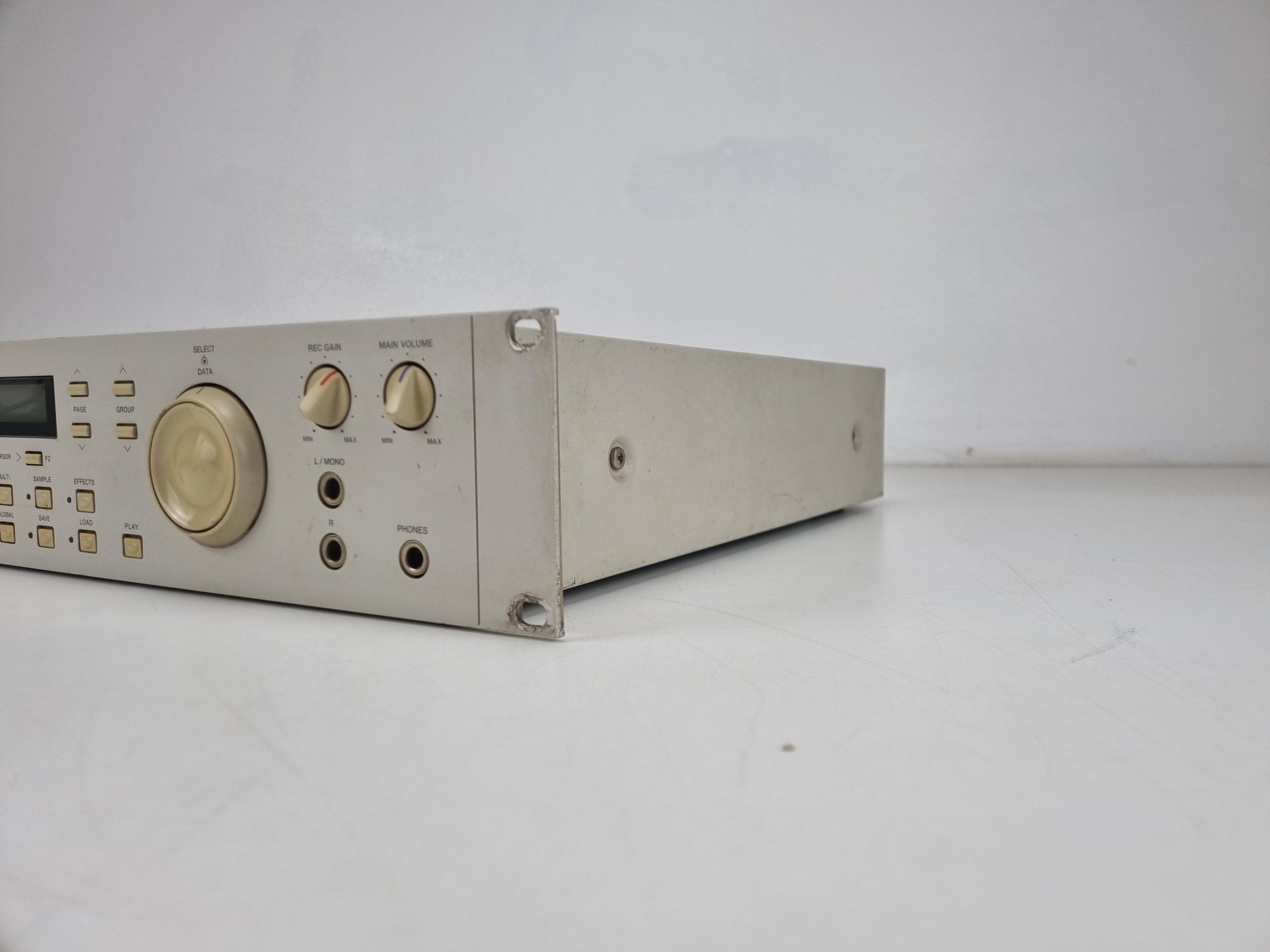Akai S2000 Midi Stereo Digital Sampler- power Tested - Sold as is