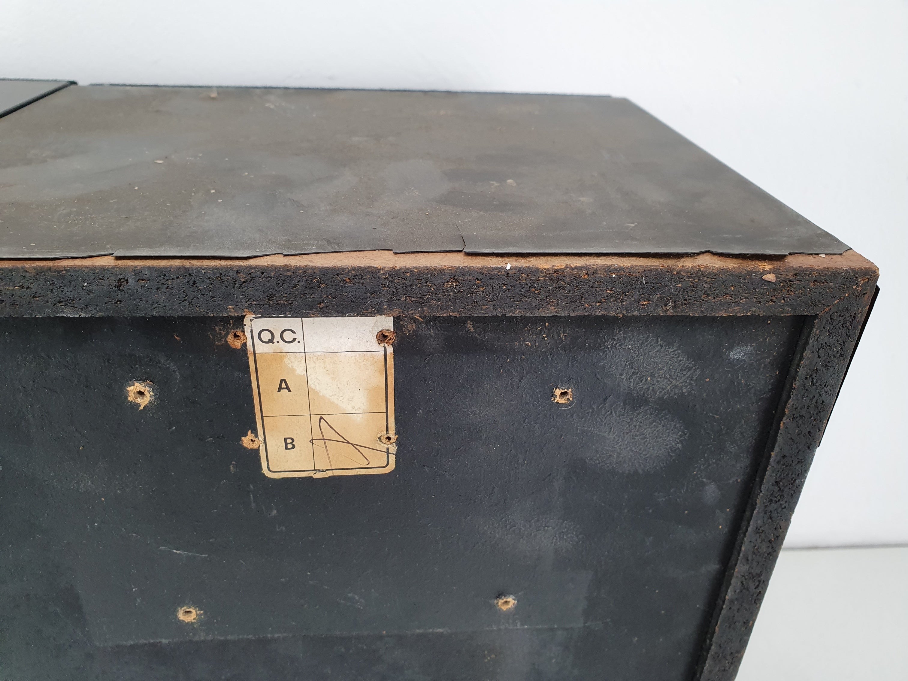 Akai SR-1100 Vintage bookshelf speakers - One not fully working