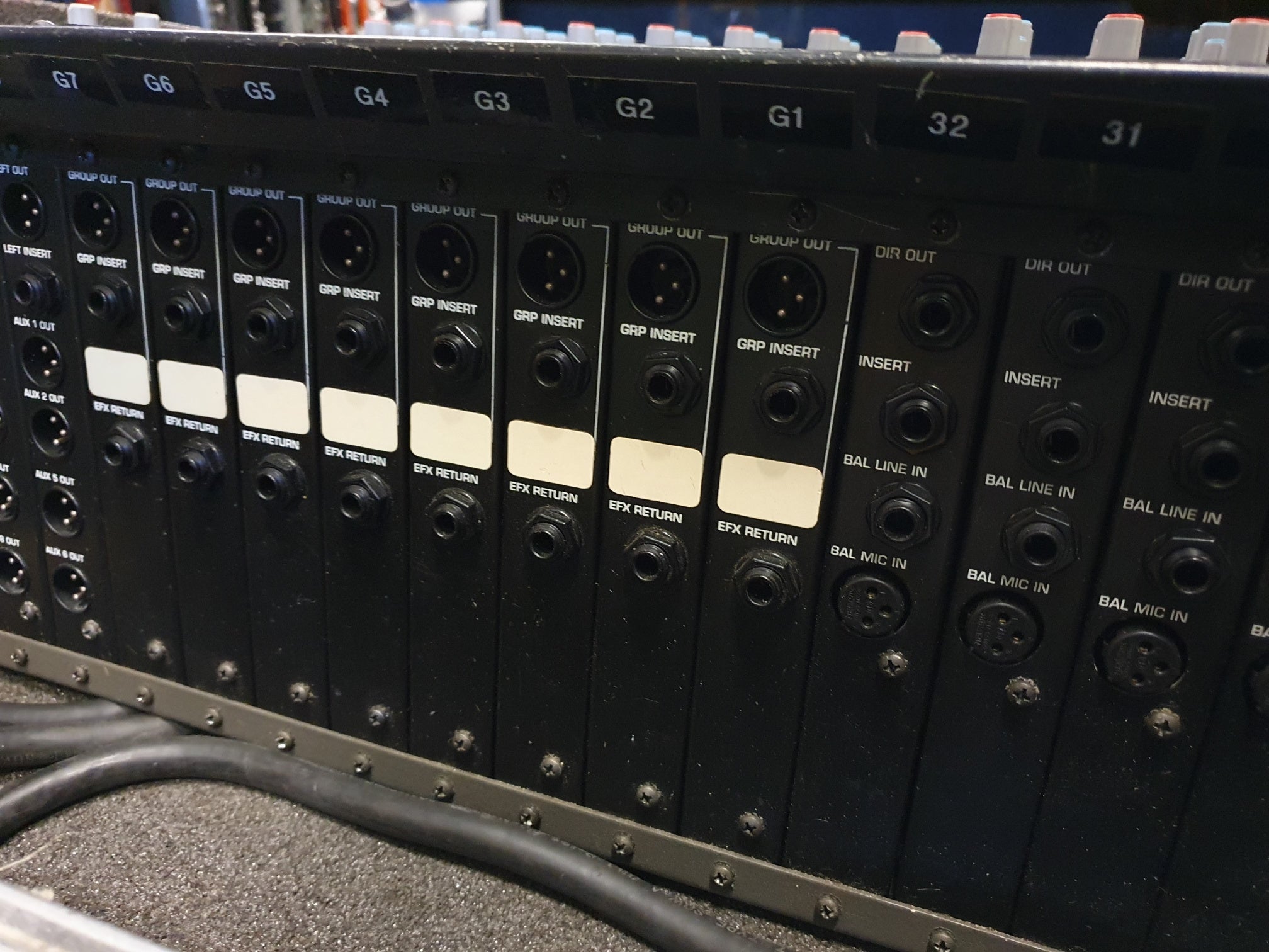 Crest Audio live/studio mengpaneel - 32-8-2 - Inclusief voeding en flightcase - Wordt verkocht zoals het is