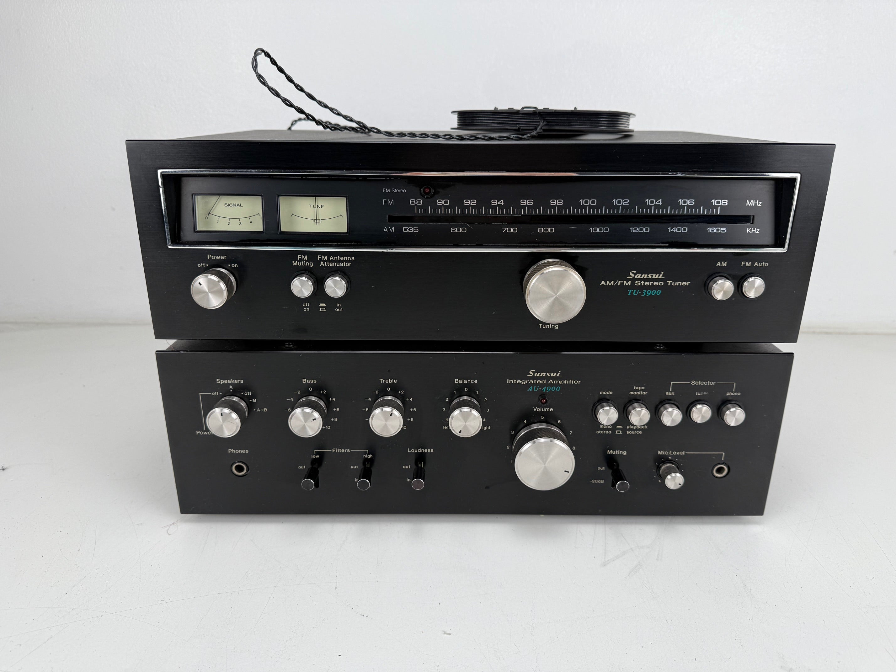 Sansui TU - 3900 AM/FM Stereo Tuner &  AU - 4900 Integrated Amplifier (serviced)