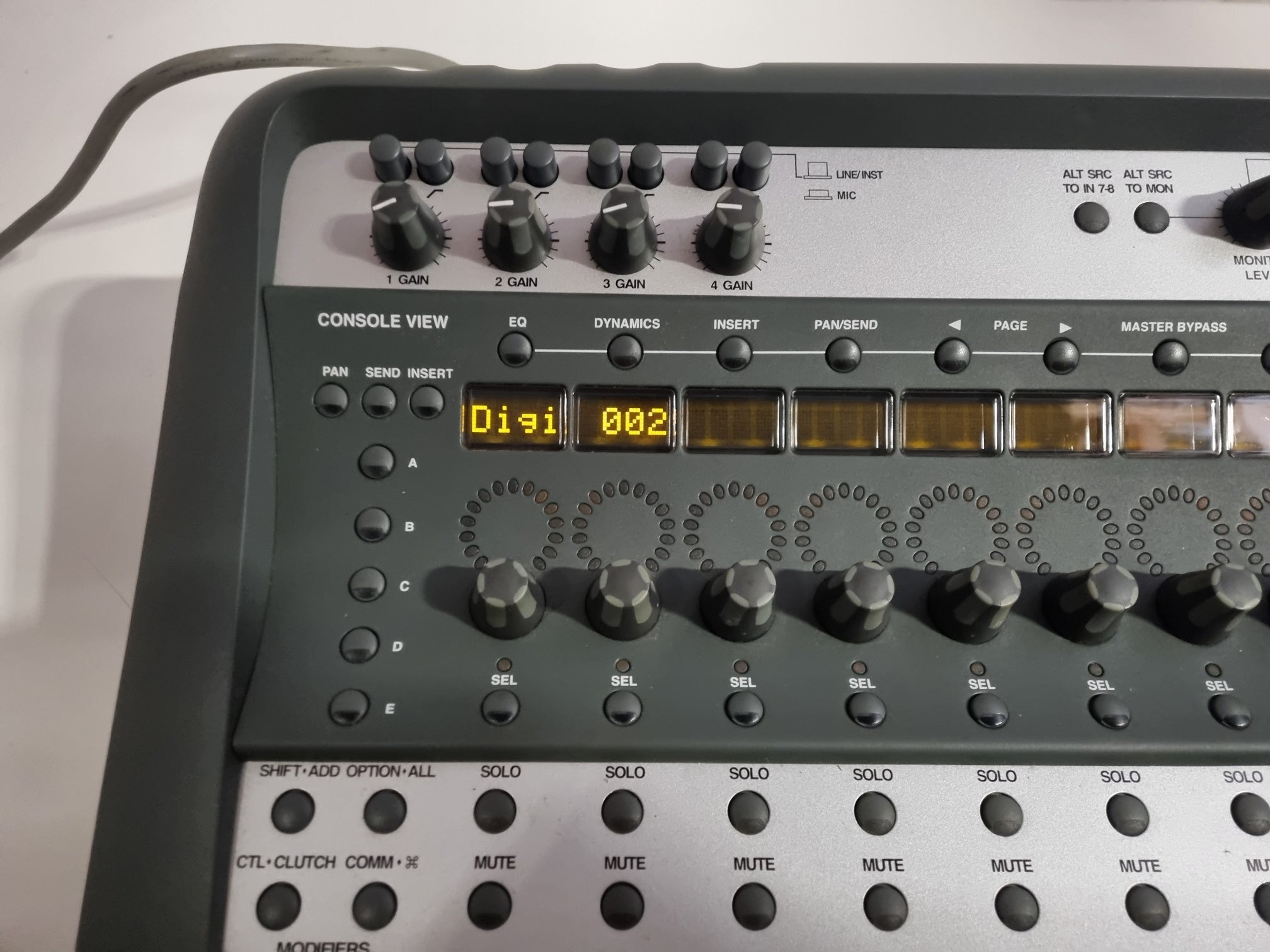 Digidesign DIGI 002 - Digitale audio-interfaceconsole - getest op vermogen