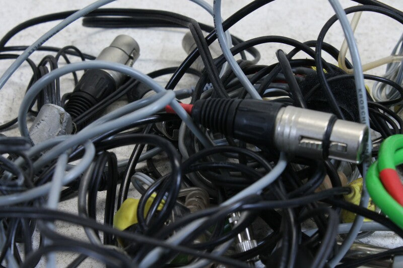 Unknown Lot with cables with different connectors and plugs (No.2)