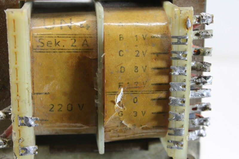 Unknown UN4 Transformer 220v Sek 2 Ampere - To 1,2,8,12,3,18 Volt