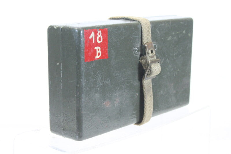 Unknown US Army Signal Corps Case Accessories 18 B