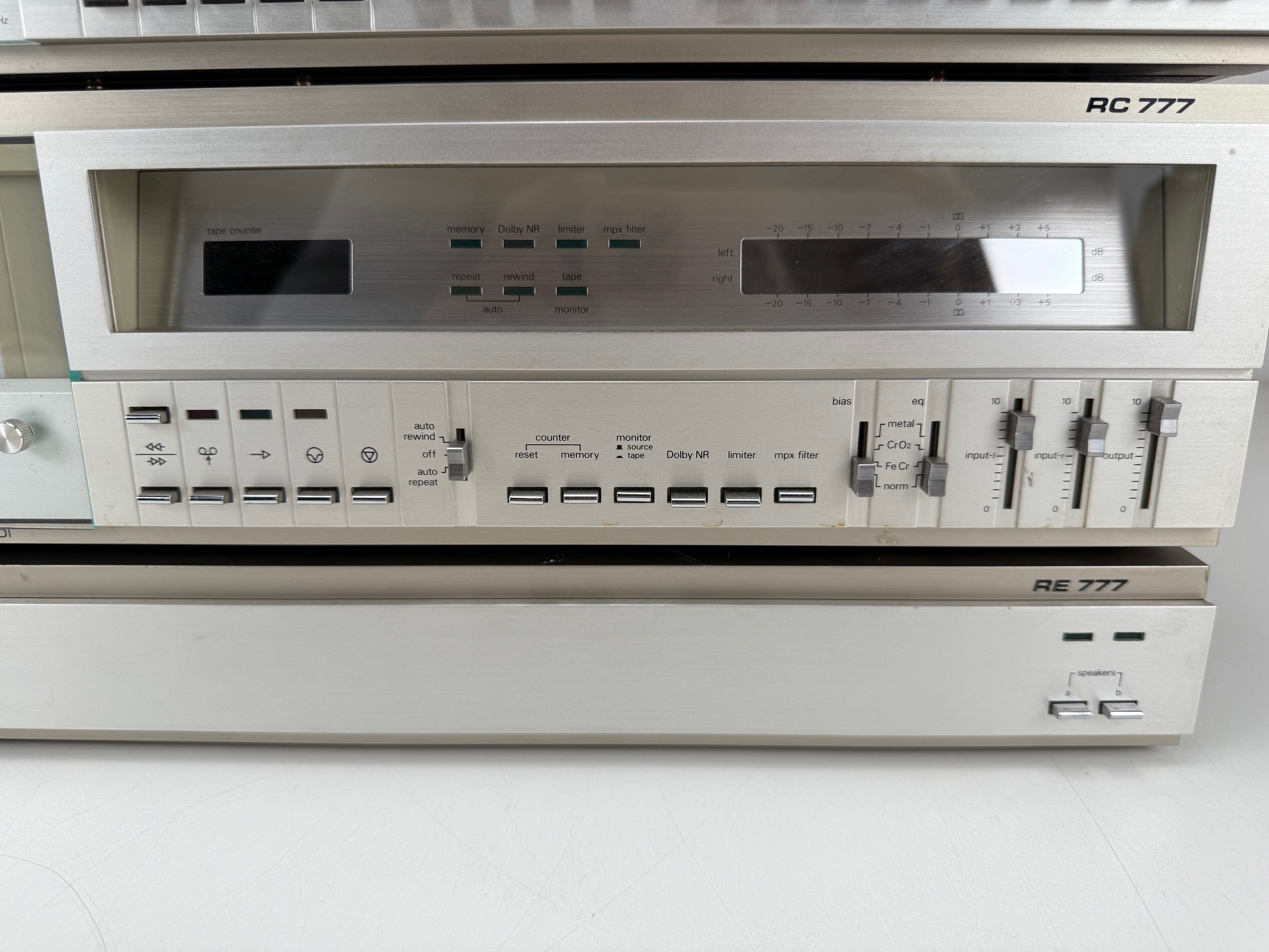 Siemens RP777 voorversterker / RH777 tuner / RC777 cassettedeck / RE777 eindversterker