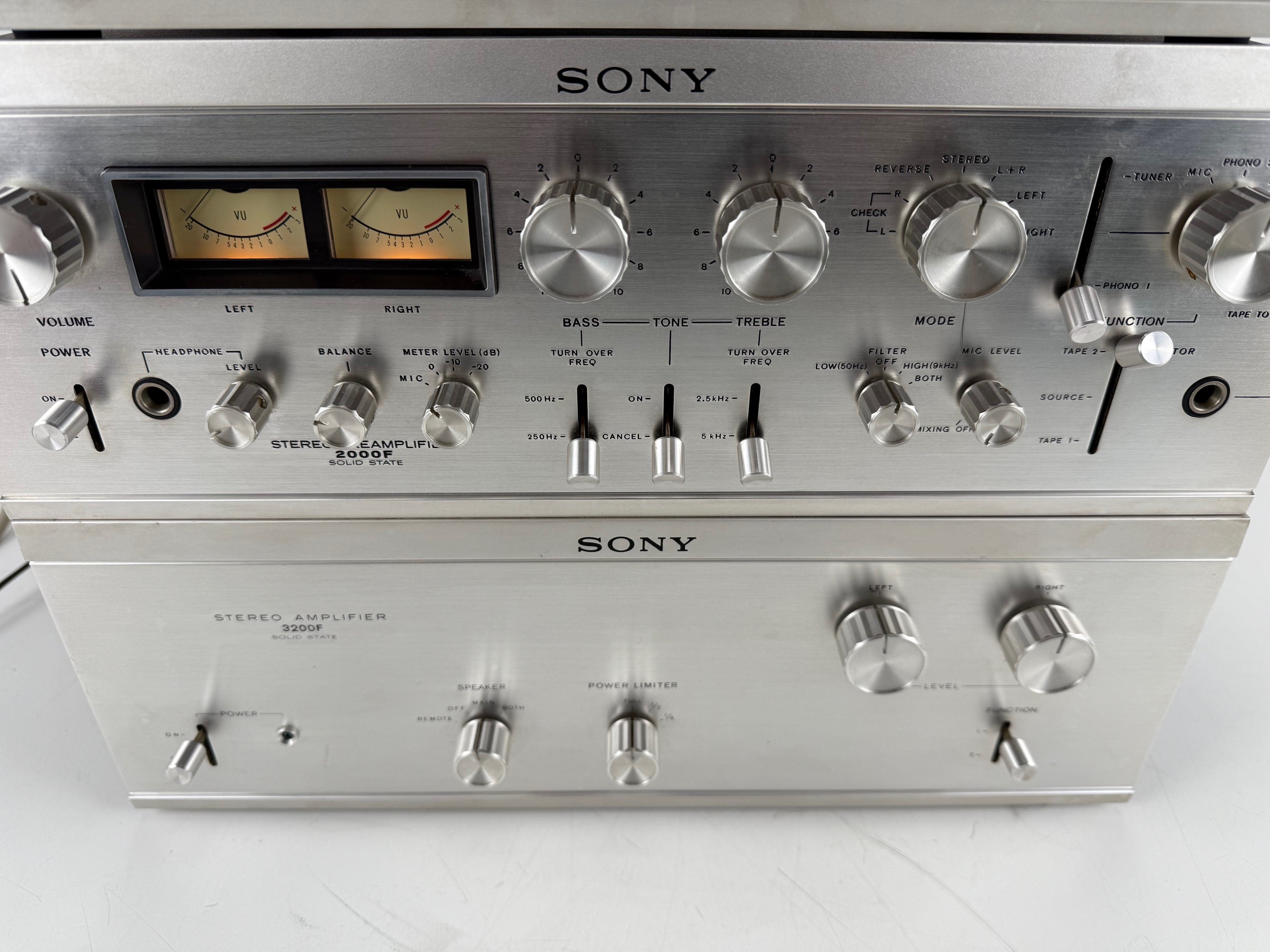Sony ST-5130 tuner / TA-2000F voorversterker / TA-3200F stereo-versterker set