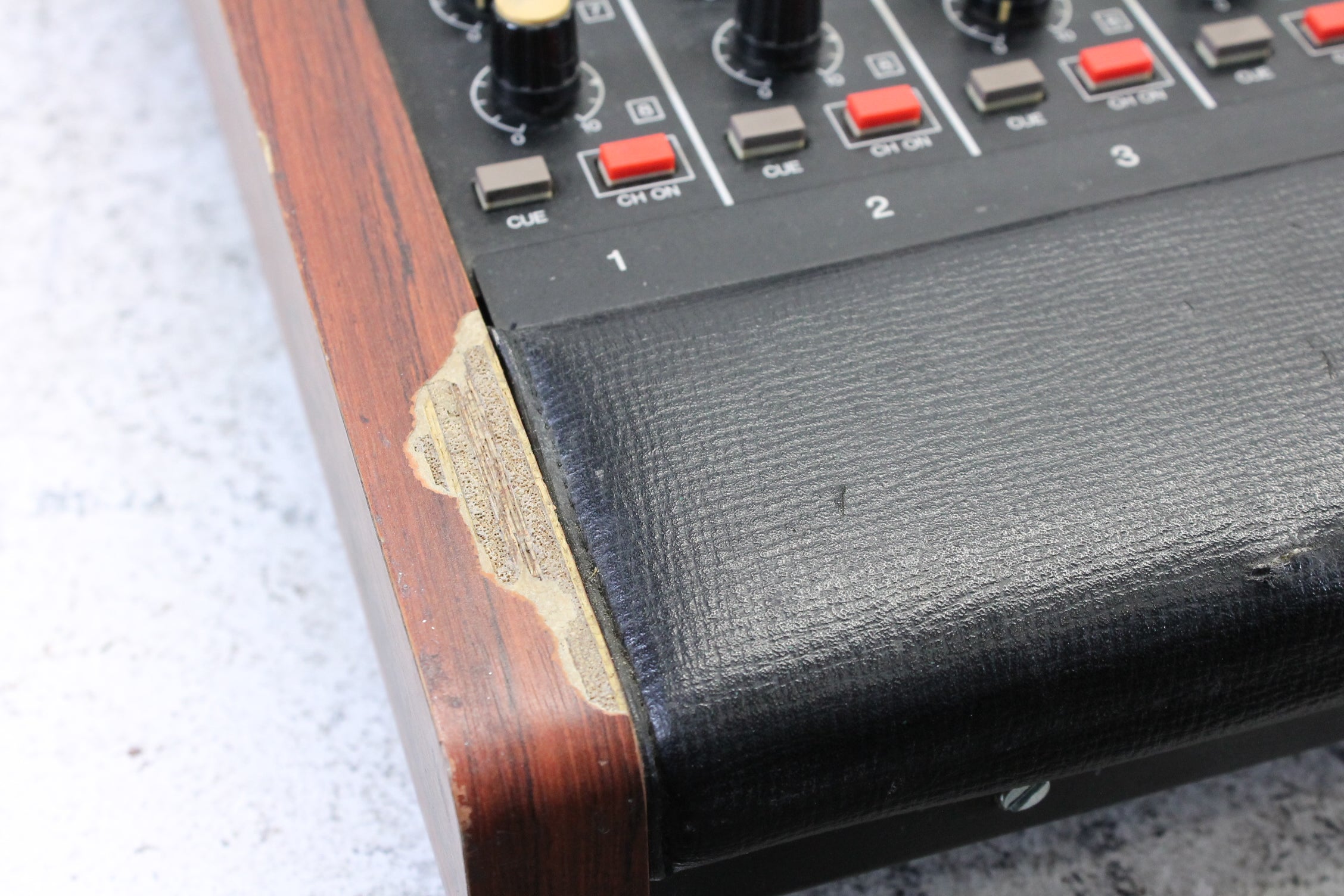Yamaha 2408M 24 channel monitor mixing console