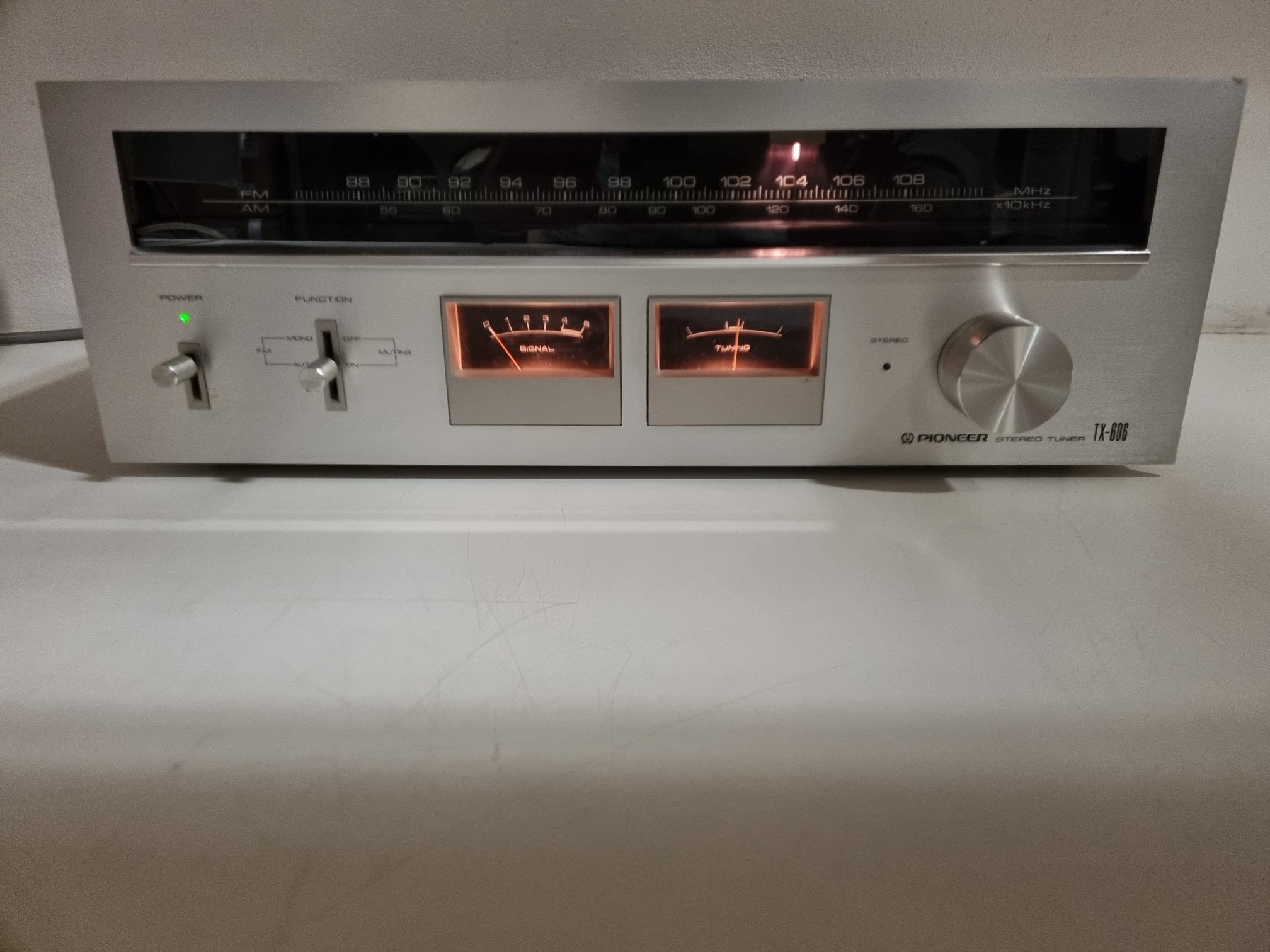 Pioneer TX-606 Tuner  - New Lights
