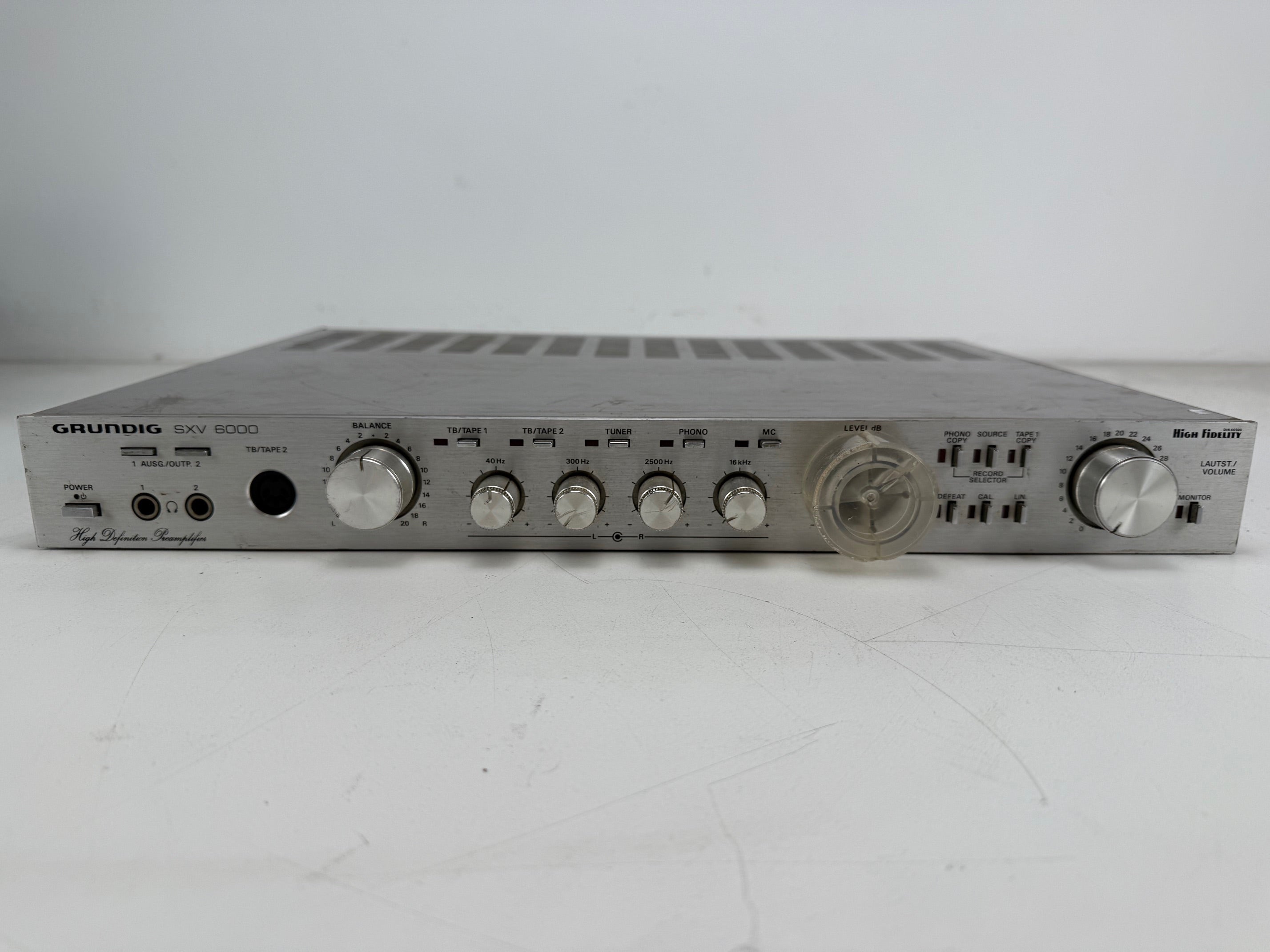 Grundig SXV 6000 High Definition voorversterker - Verkocht zoals hij is
