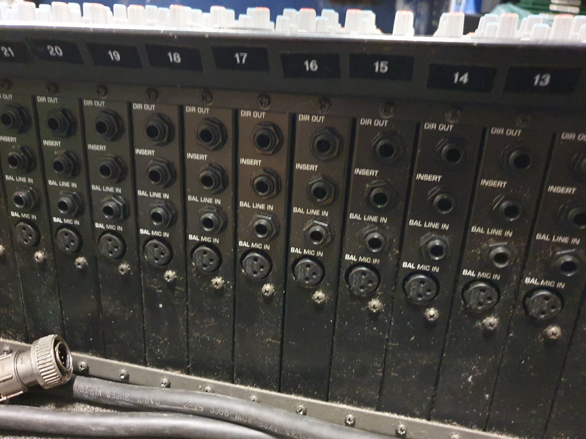 Crest Audio live/studio mengpaneel - 32-8-2 - Inclusief voeding en flightcase - Wordt verkocht zoals het is