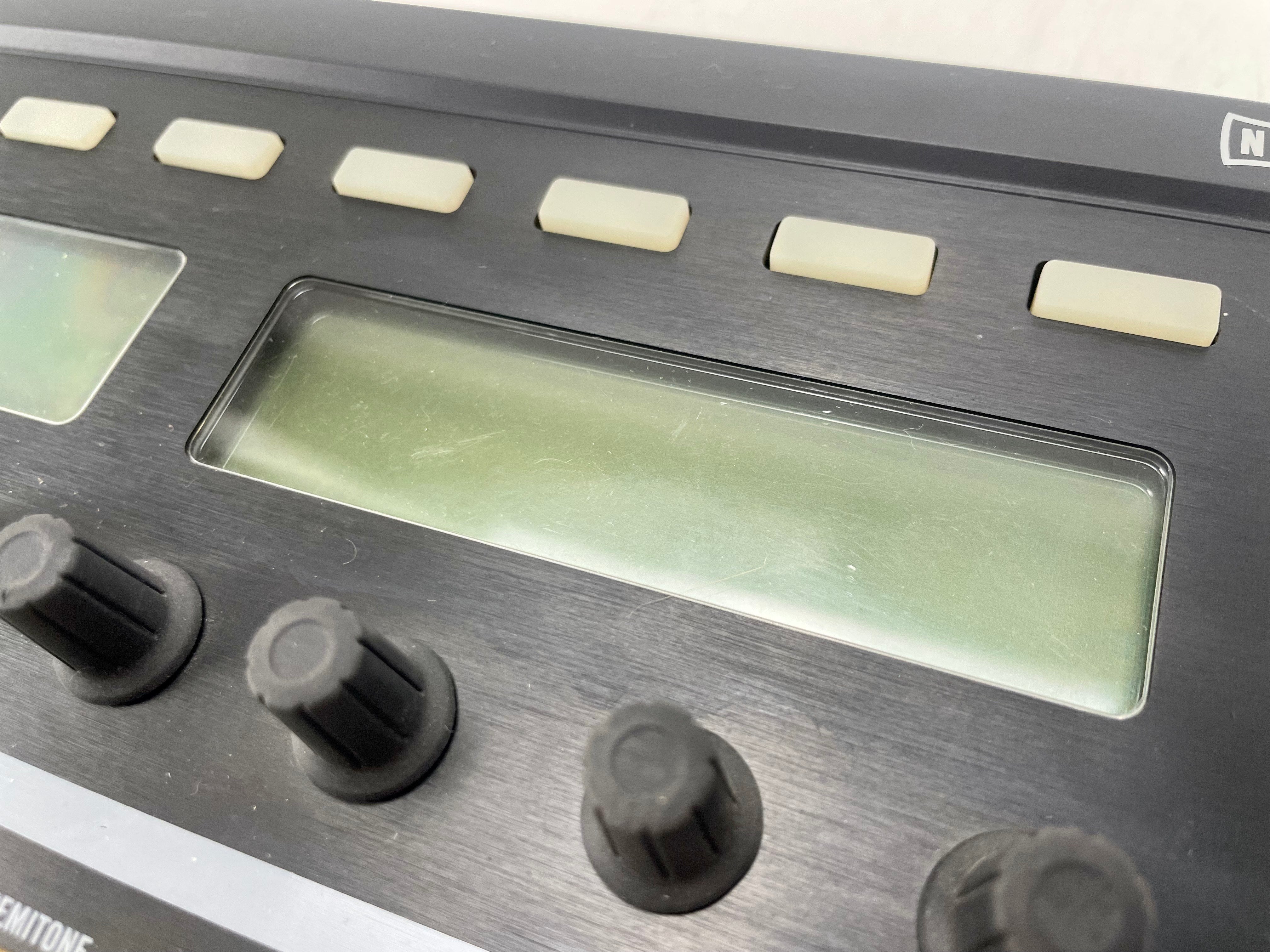Native Instruments Maschine-Drumcomputer With CD - MK1 - Midi controller